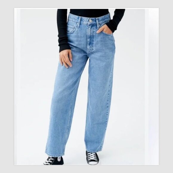 BDG Denim - BDG High Rise Baggy Jean Size 28 x 31 Light Wash Barrel 100% Cotton Denim